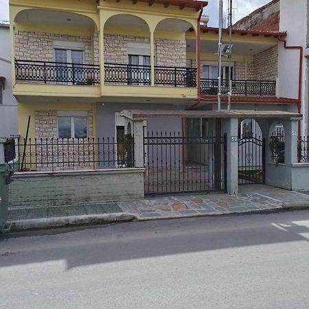 Polys Apartment And Paraskevi Studio With View Ptolemaida Exterior foto