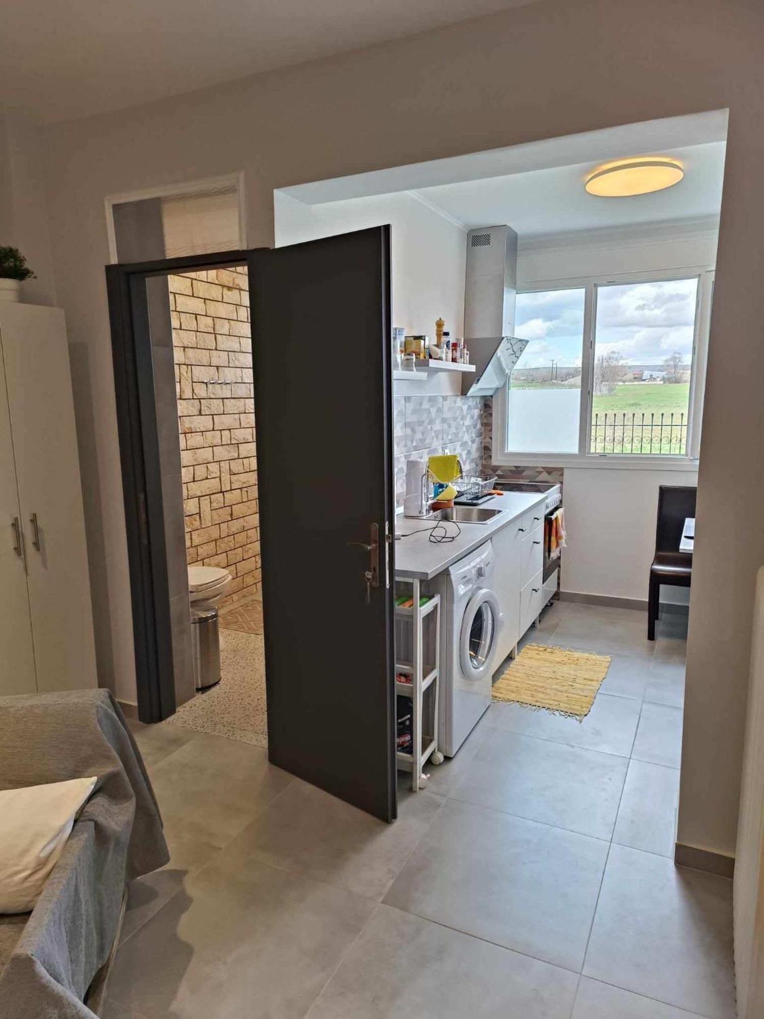 Polys Apartment And Paraskevi Studio With View Ptolemaida Exterior foto