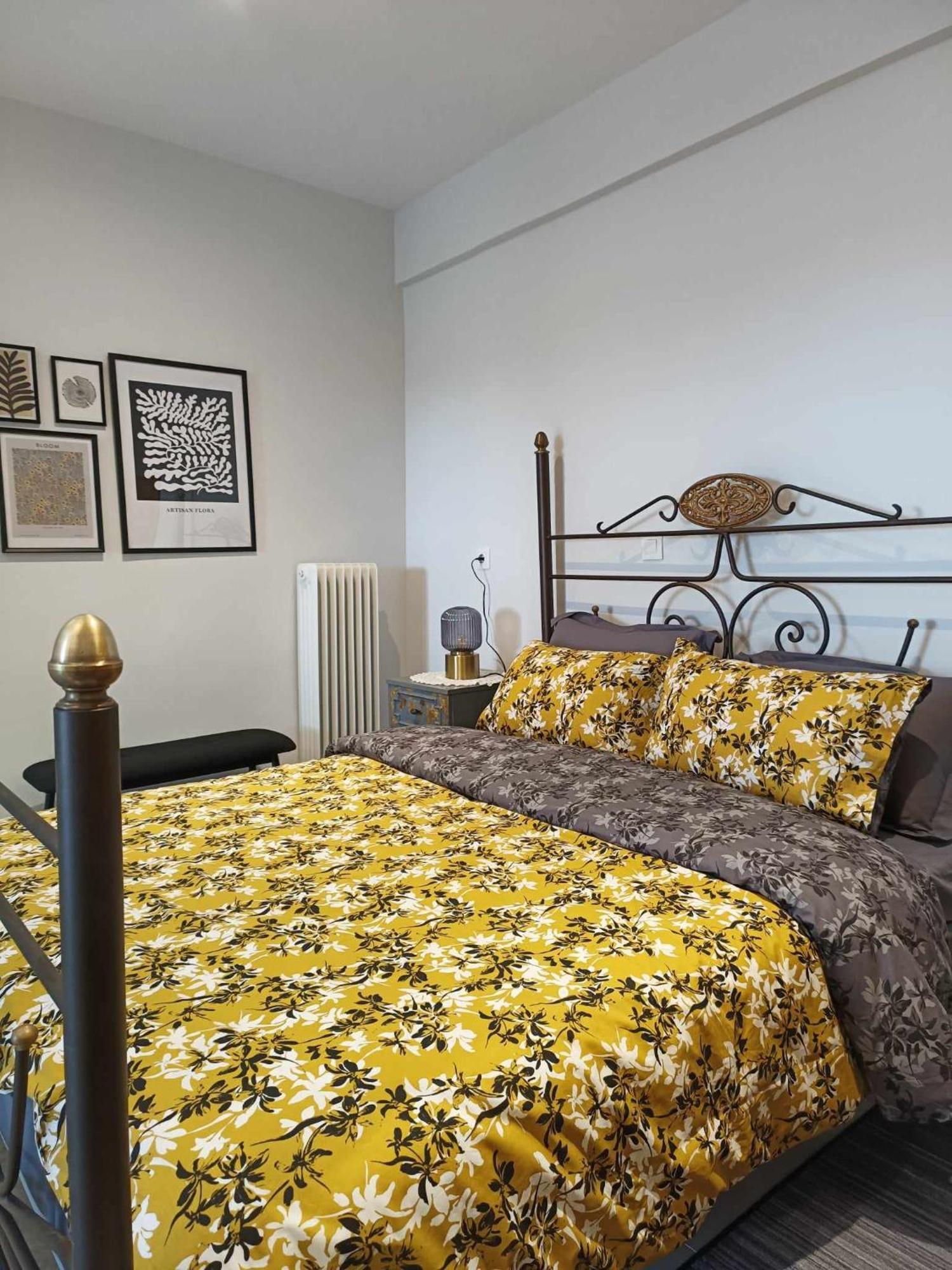 Polys Apartment And Paraskevi Studio With View Ptolemaida Exterior foto